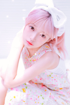 田野里的肌肉壮汉高H